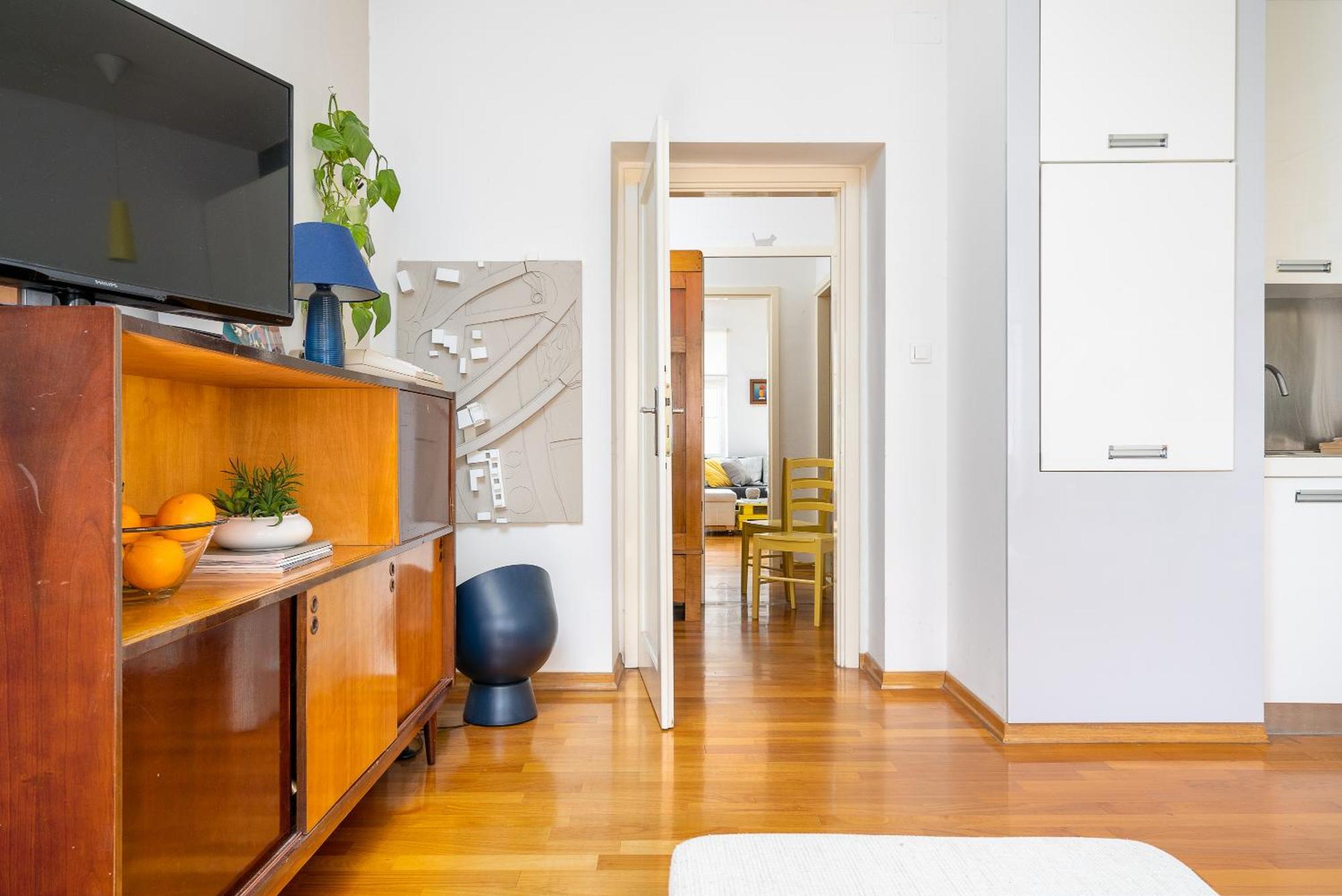Main Street Apartament *