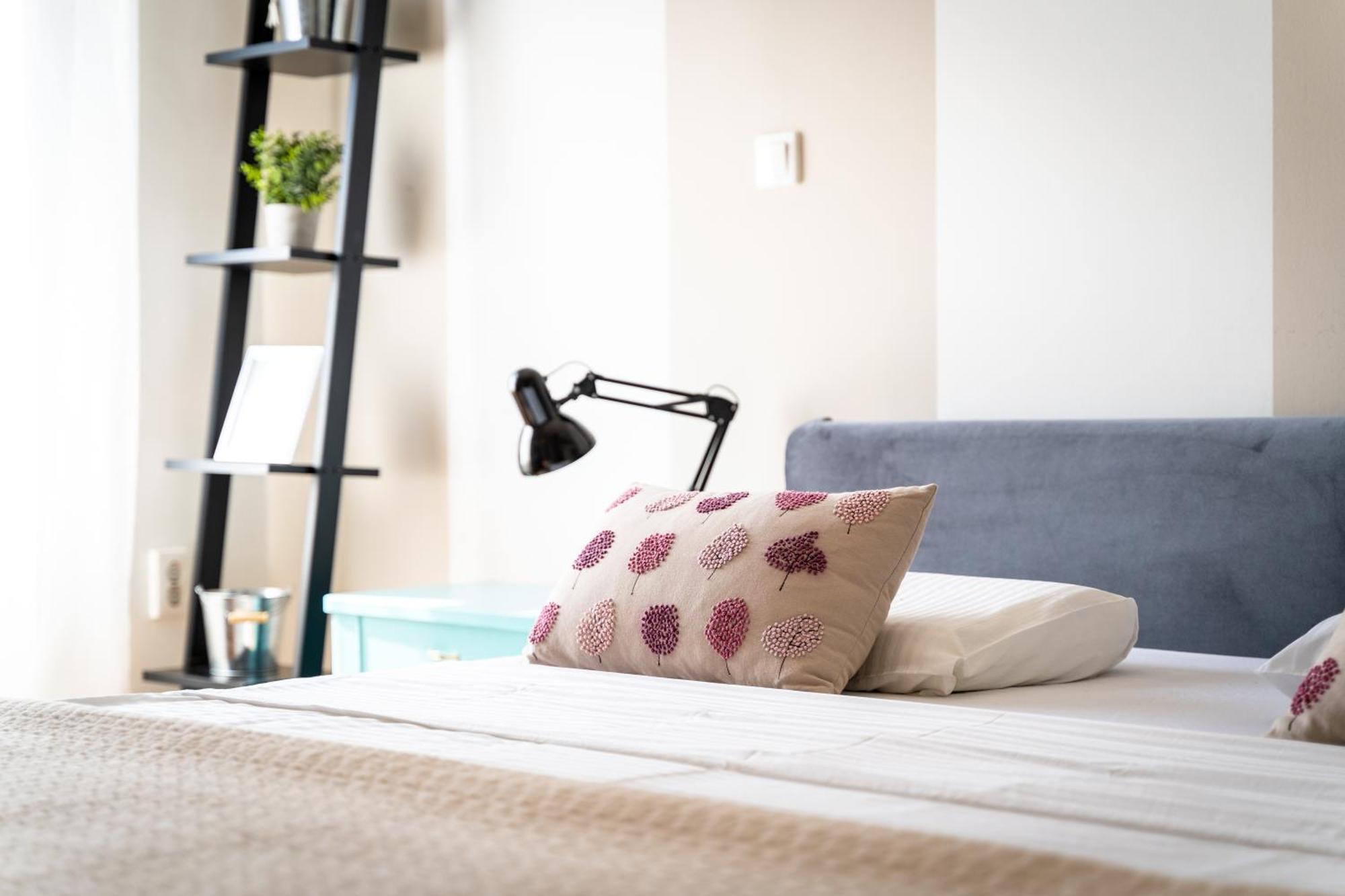 Main Street Apartament *
